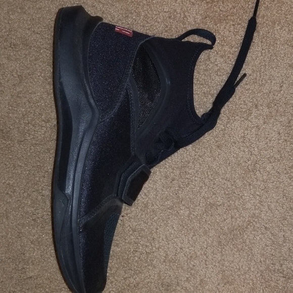 Puma shoes - Picture 1 of 3